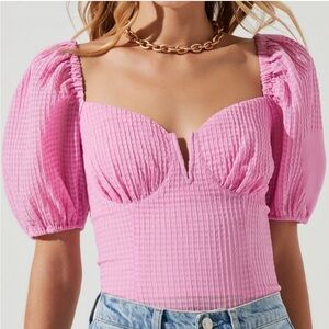 NEW ASTR Pink Daydreamer Sweetheart Seersucker Puff Sleeve Top L